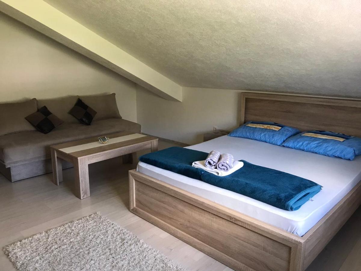 Apartmani Dino Благай Екстер'єр фото